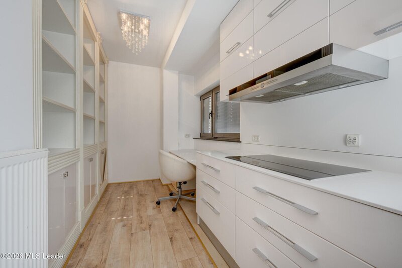 Piata Romana, Aurel Vlaicu penthouse, 181.35 mp