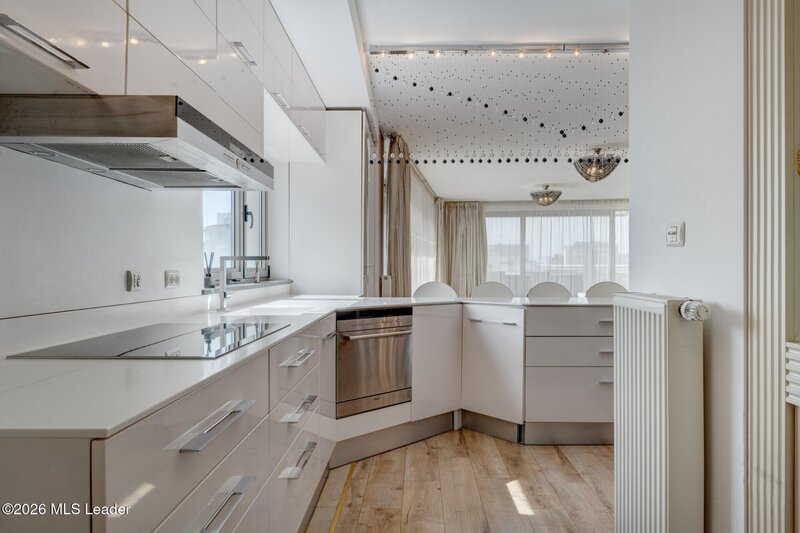 Piata Romana, Aurel Vlaicu penthouse, 181.35 mp