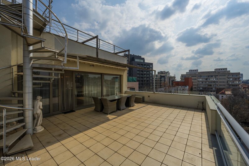 Piata Romana, Aurel Vlaicu penthouse, 181.35 mp