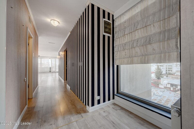 Piata Romana, Aurel Vlaicu penthouse, 181.35 mp